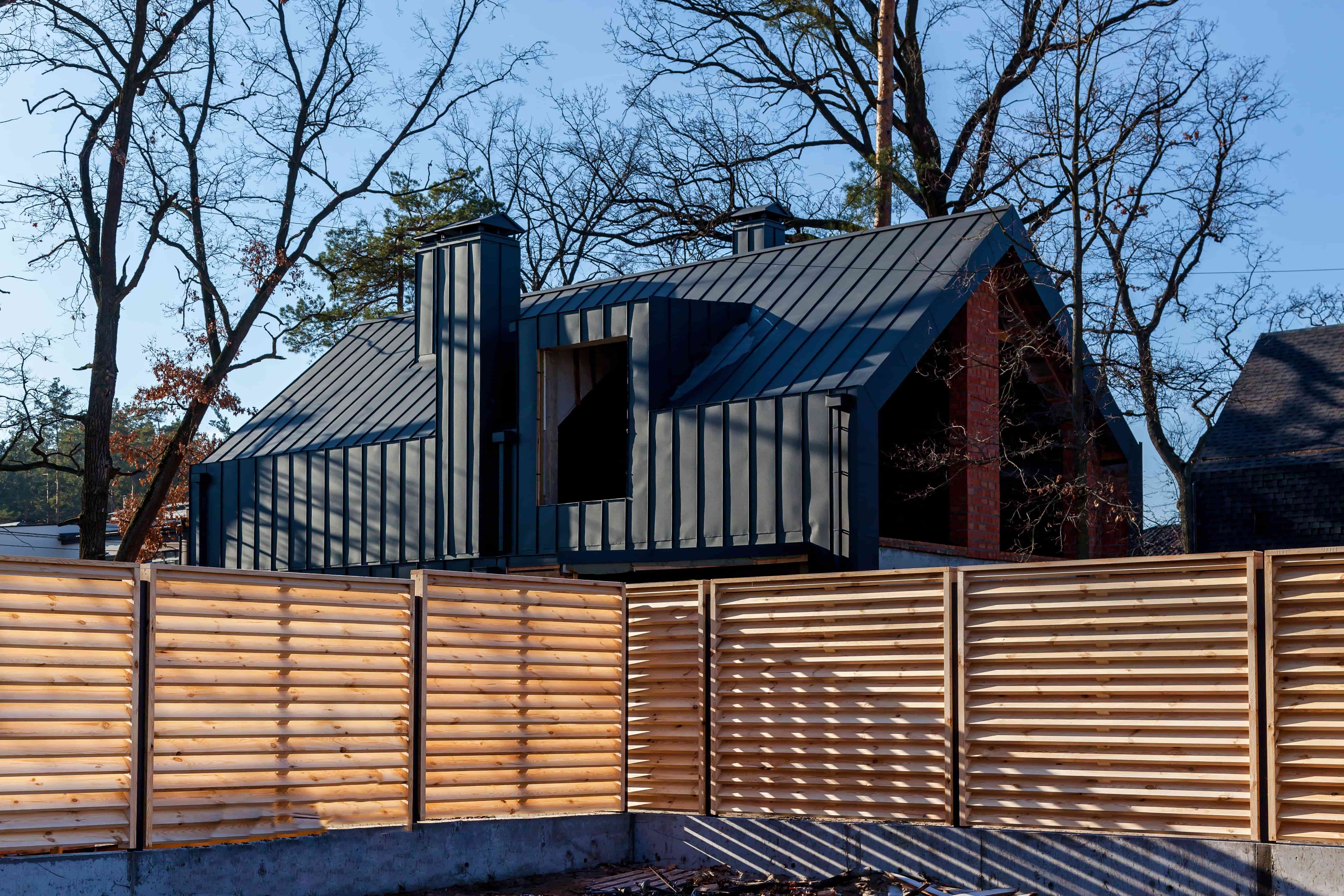 Metal and MS fencing installation in Dubai and UAE